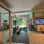 شقة Isoco Garden *