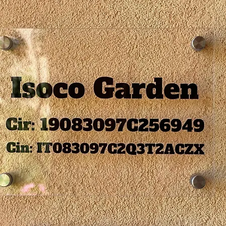شقة Isoco Garden تاورمينا